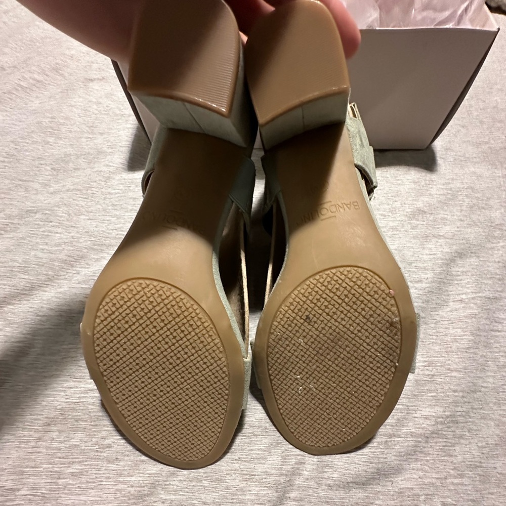 Bandolino Donna 2 heels size 7.5 new mint green - Picture 5 of 6